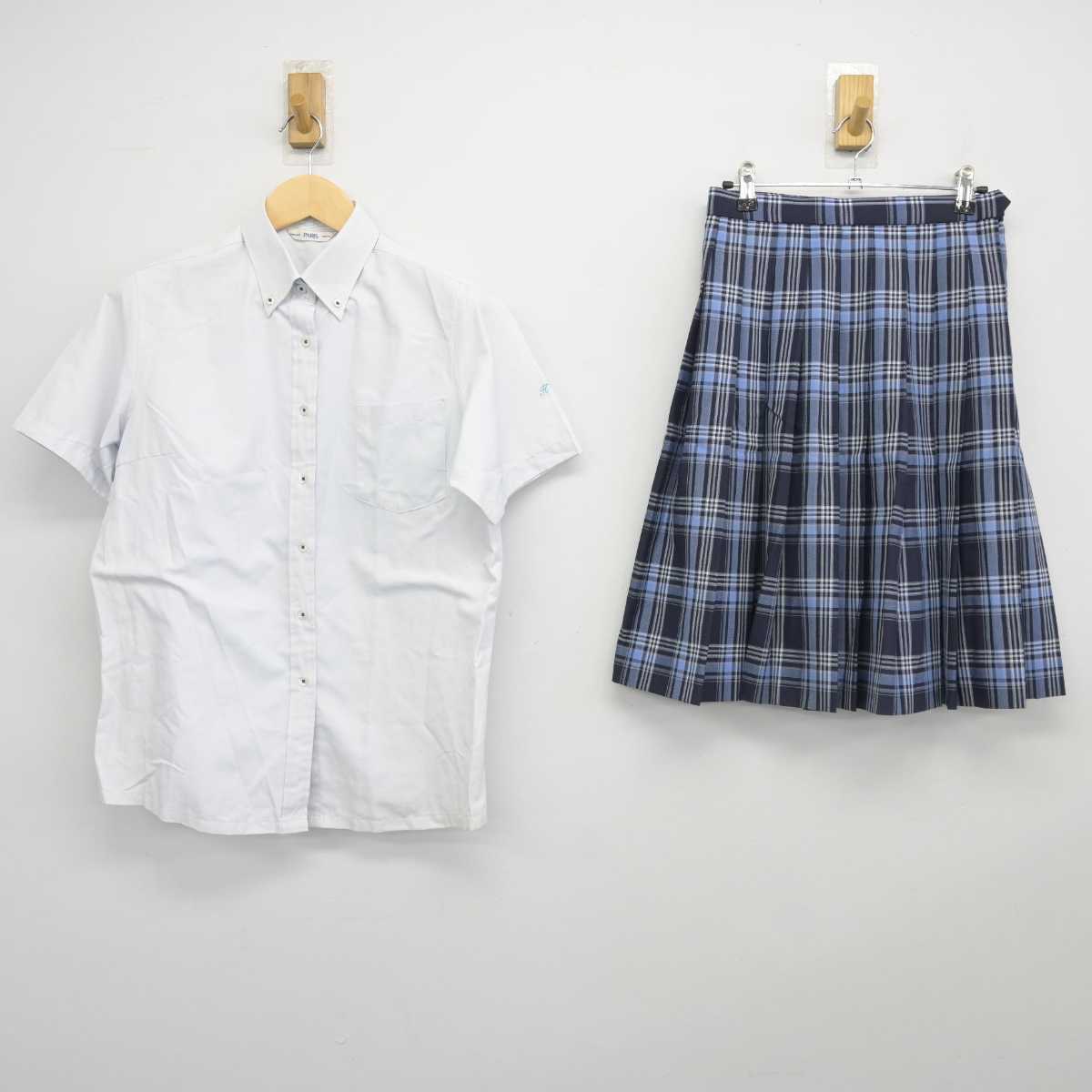 【中古】神奈川県 鵠沼高等学校 女子制服 2点 (シャツ・スカート) sf044477