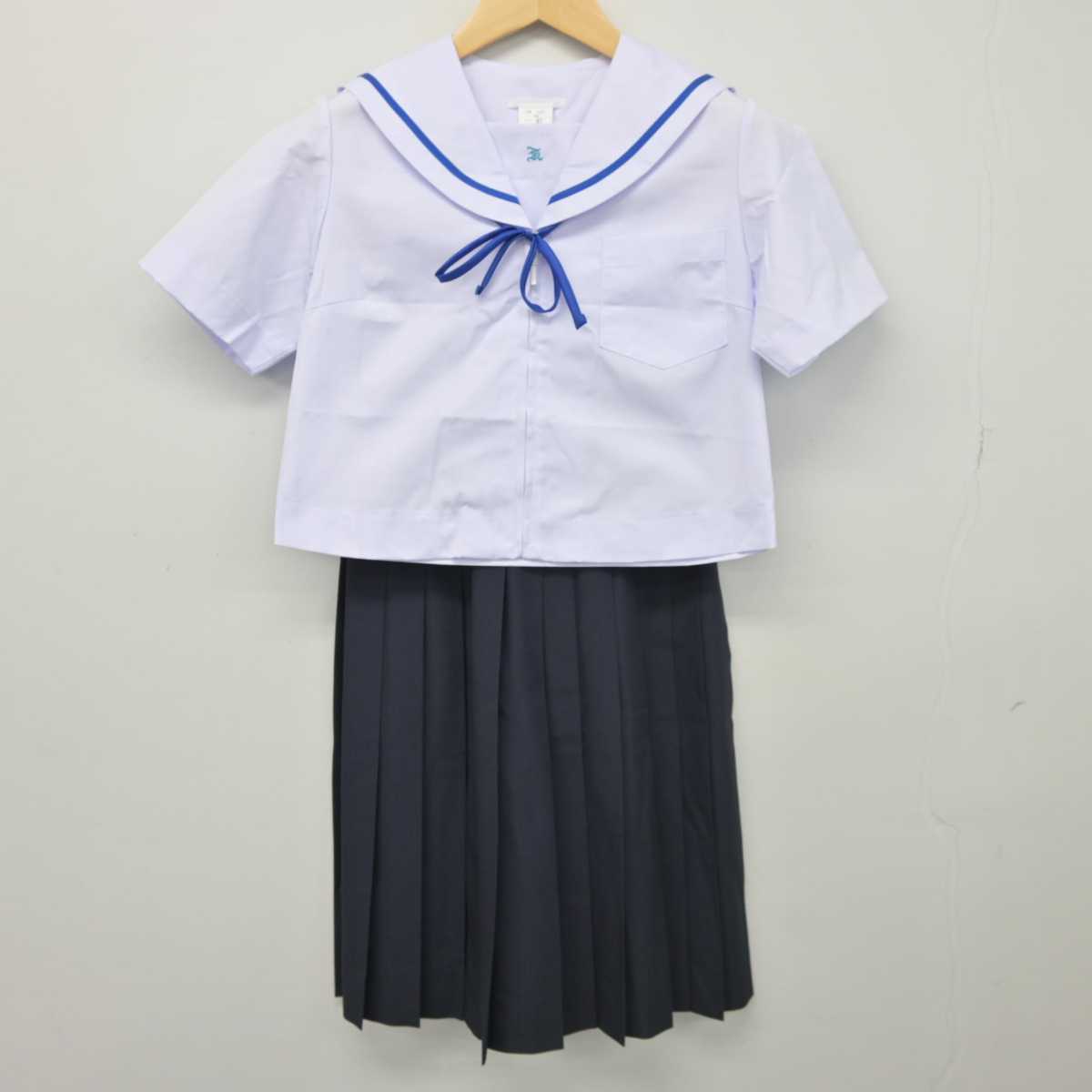 【中古】岐阜県 笠松中学校 女子制服 4点 (セーラー服・スカート) sf044551