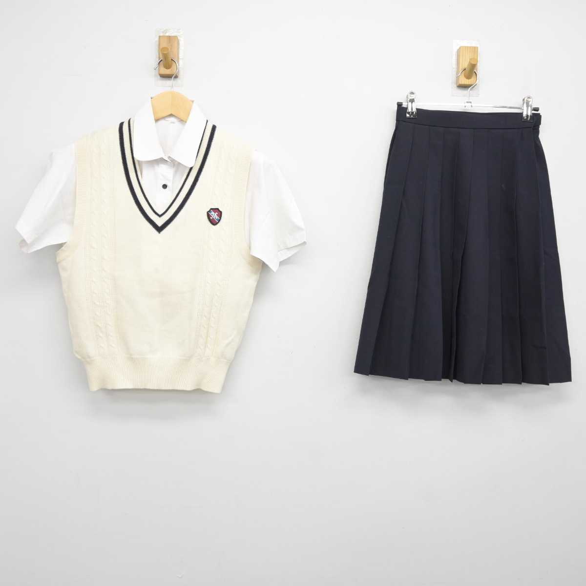 【中古】岡山県 倉敷南高等学校 女子制服 3点 (ニットベスト・シャツ・スカート) sf044566