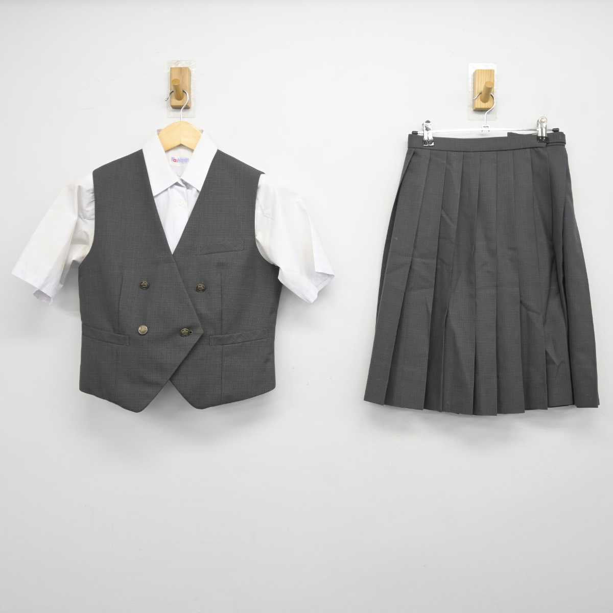 【中古】神奈川県 野川中学校 女子制服 3点 (シャツ・ベスト・スカート) sf044577