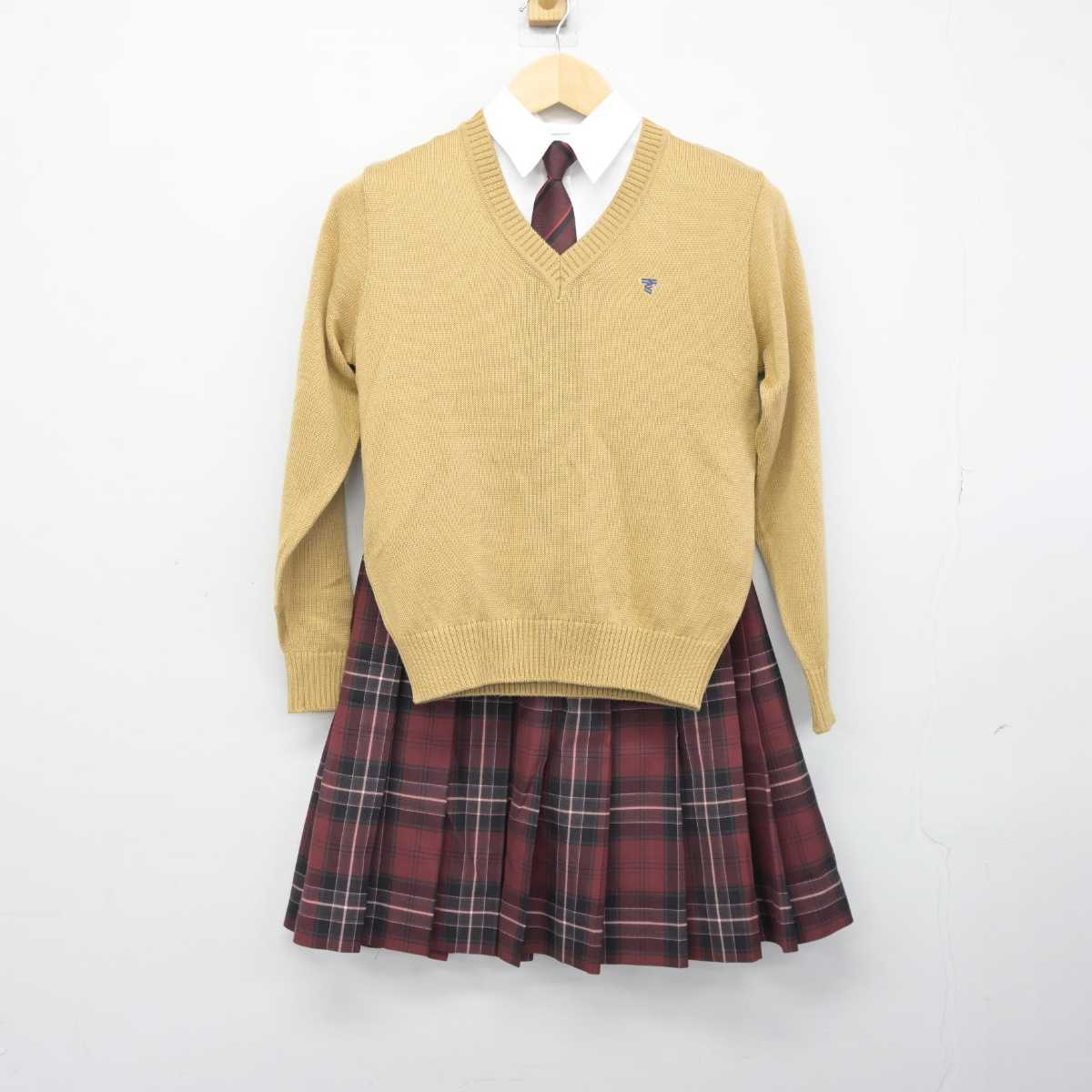 【中古】北海道 東海大学付属札幌高等学校 女子制服 4点 (ニット・シャツ・スカート) sf044728