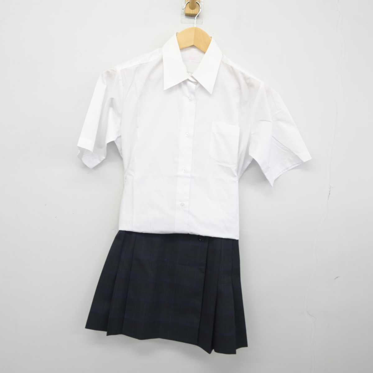 【中古】 星槎国際高等学校 女子制服 2点 (シャツ・スカート) sf044770