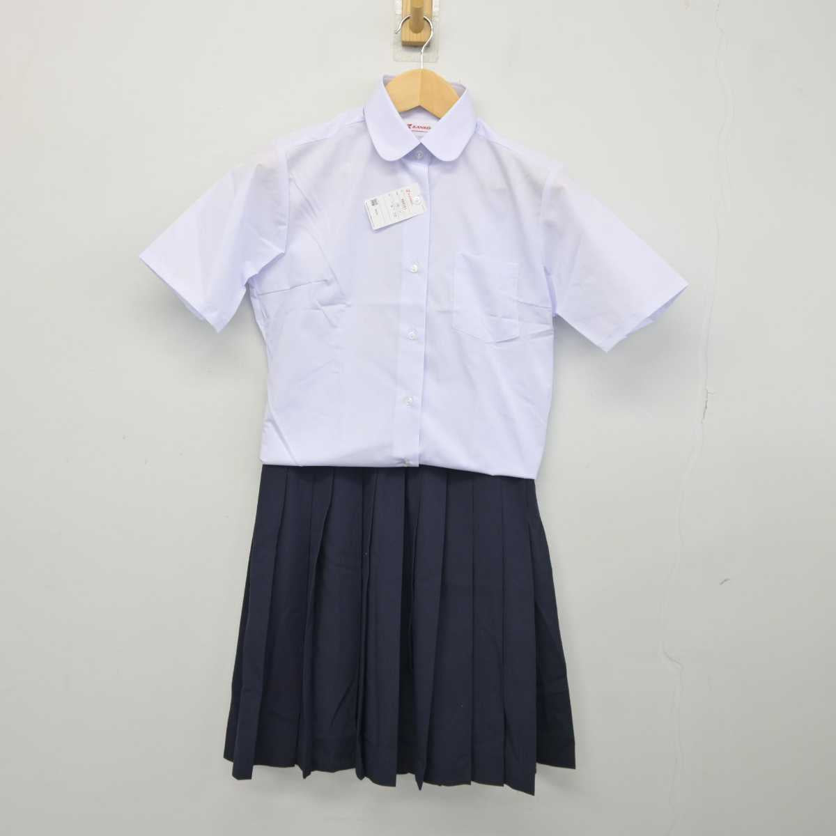 【中古】千葉県 幸町第二中学校 女子制服 2点 (シャツ・スカート) sf044772