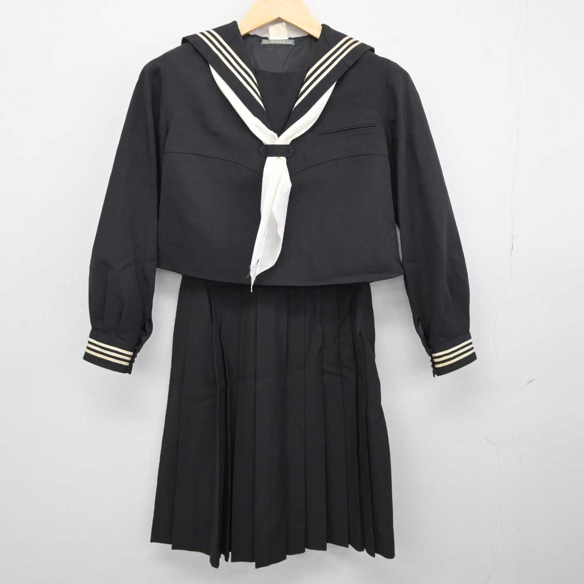 【中古】東京都 山崎学園富士見中学校 女子制服 3点 (セーラー服・スカート) sf044962