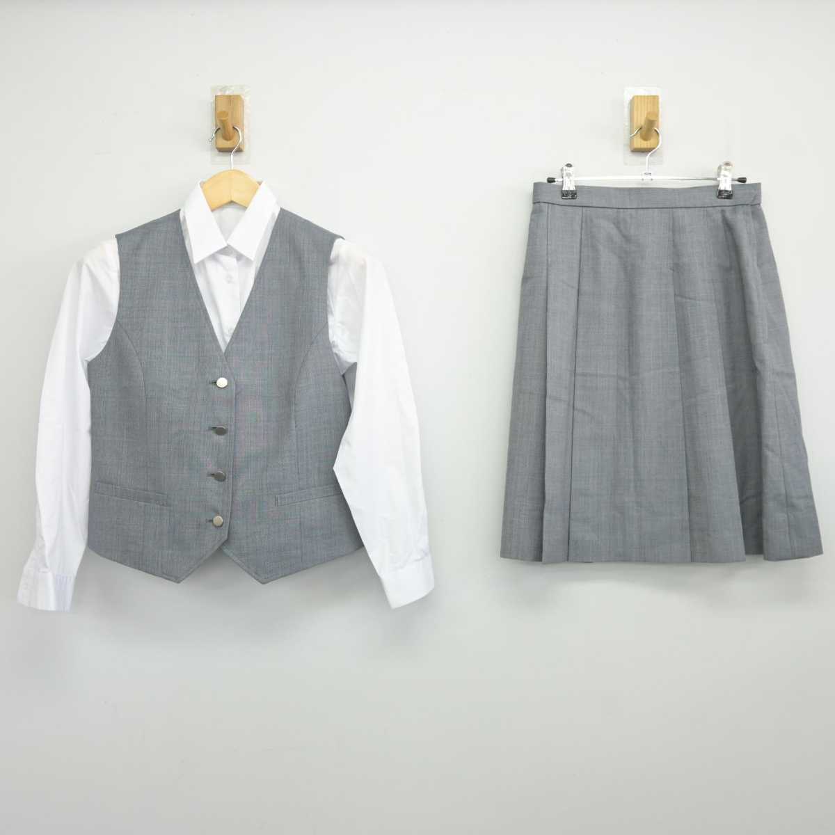 【中古】神奈川県 市ケ尾中学校 女子制服 3点 (ベスト・シャツ・スカート) sf044995