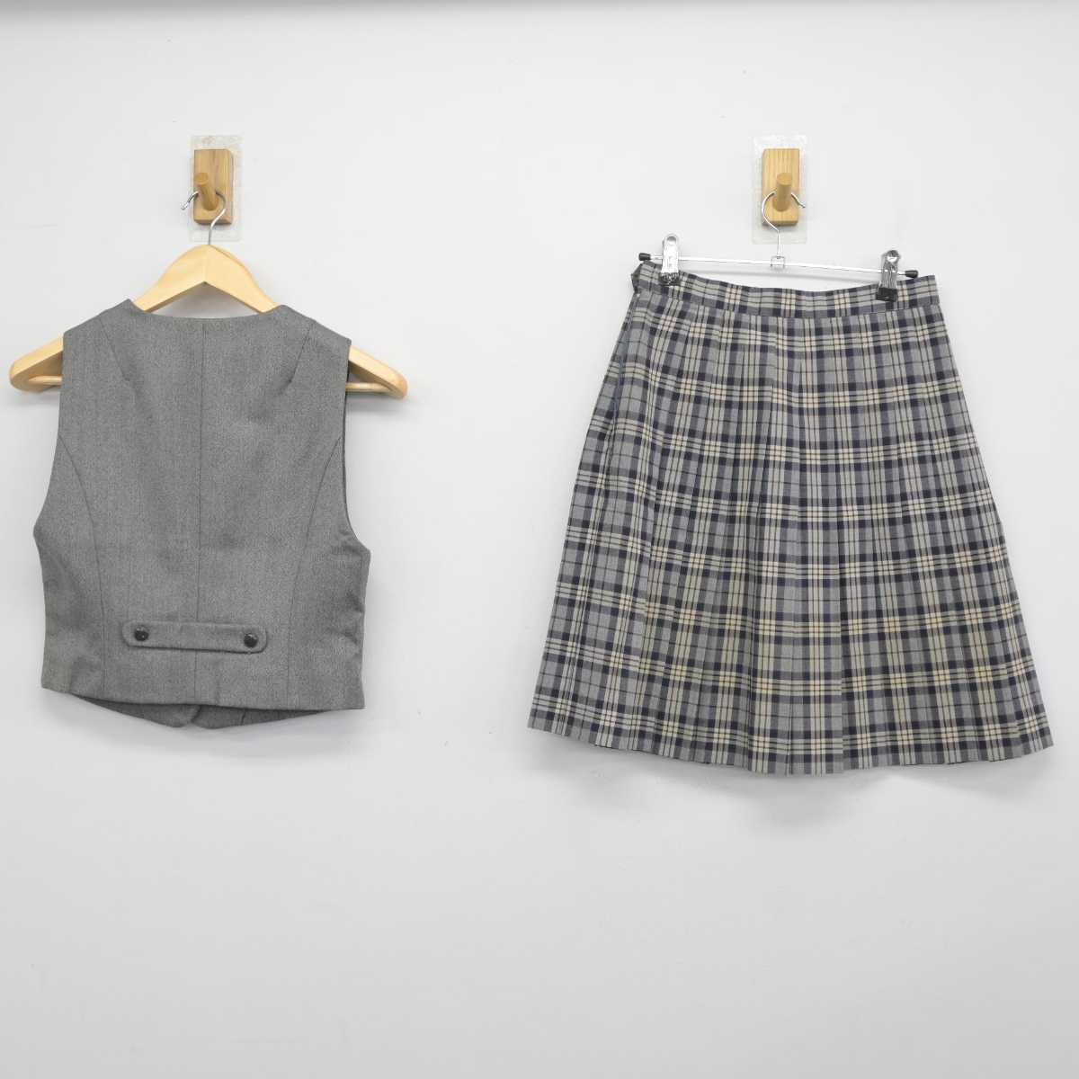 【中古】静岡県 静岡サレジオ高等学校 女子制服 2点 (ベスト・スカート) sf045013