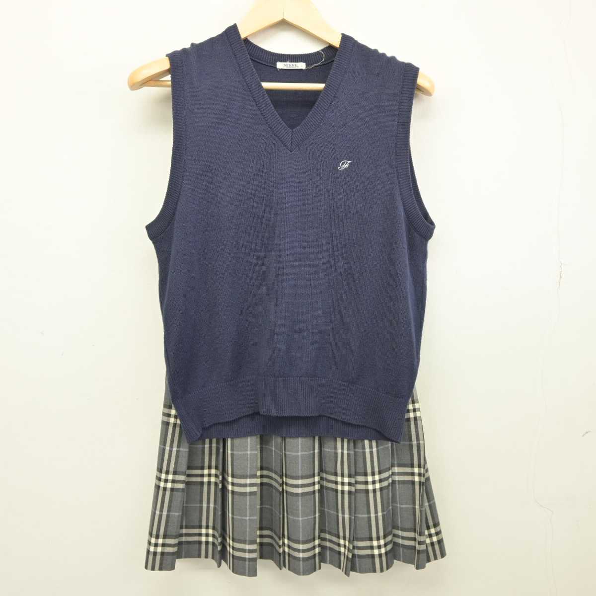 【中古】東京都 深川高等学校 女子制服 2点 (ニットベスト・スカート) sf045146