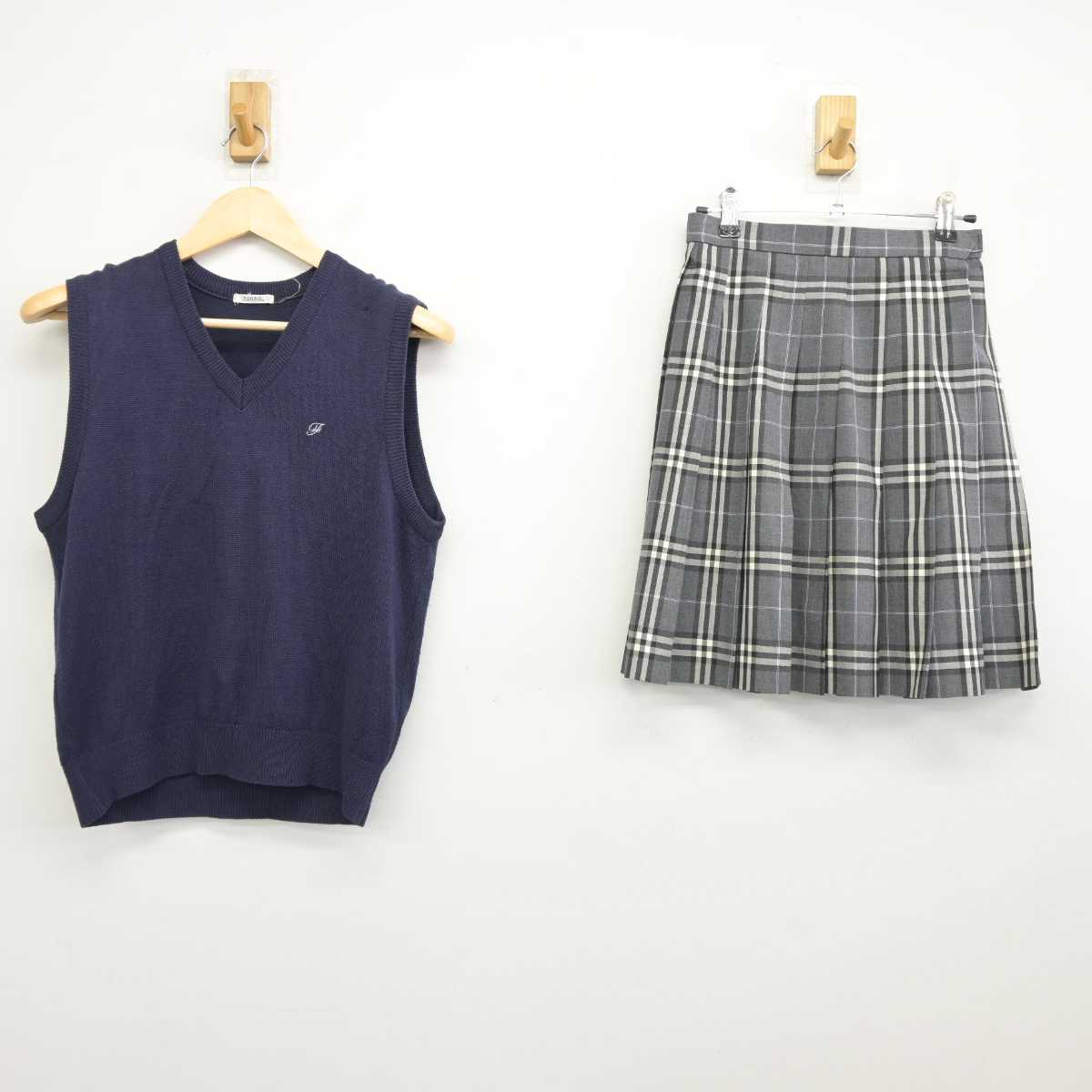 【中古】東京都 深川高等学校 女子制服 2点 (ニットベスト・スカート) sf045146