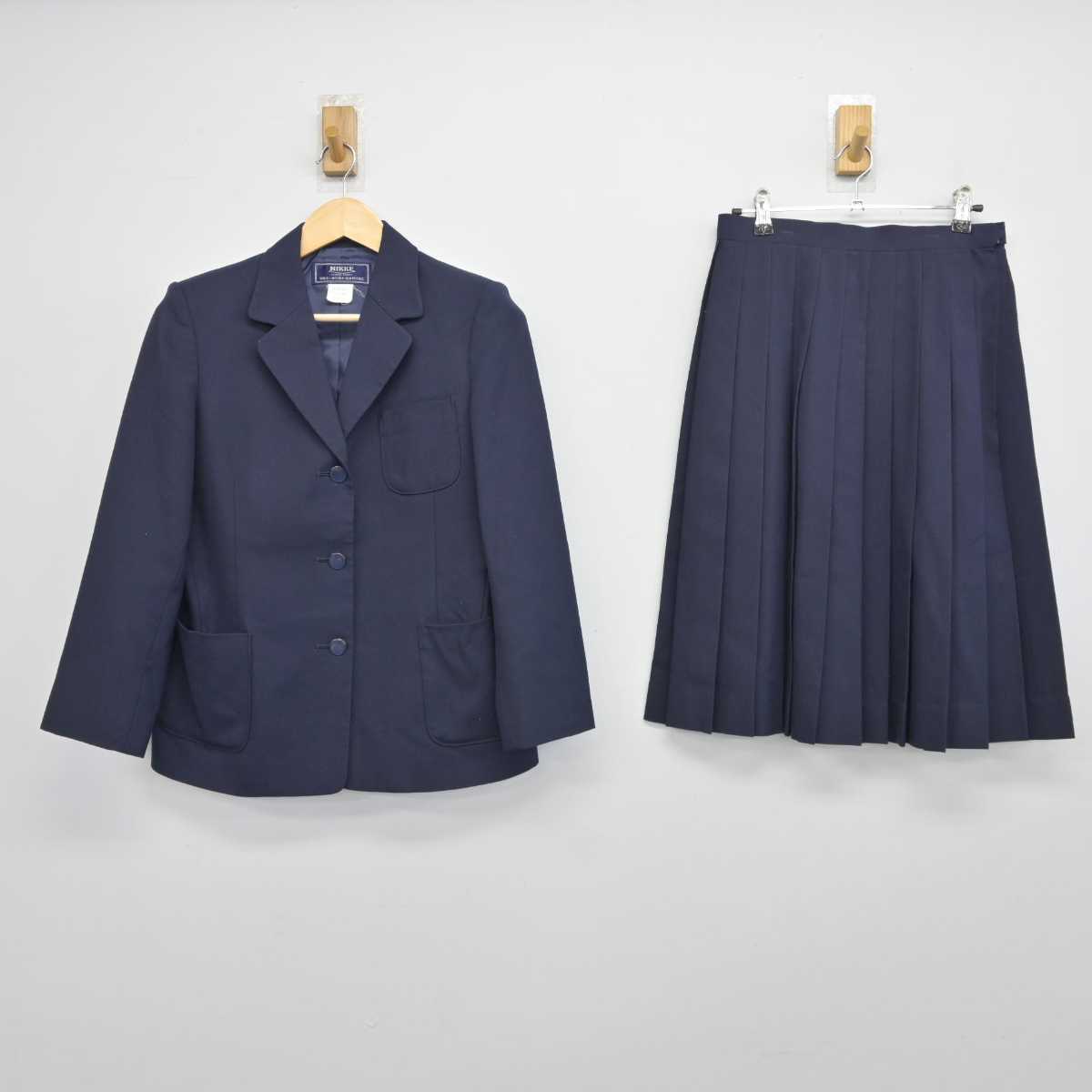 【中古】埼玉県 葛飾中学校 女子制服 2点 (ブレザー・スカート) sf045201