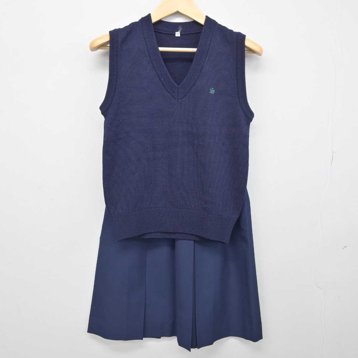 【中古】埼玉県 杉戸高等学校 女子制服 2点 (ニットベスト・スカート) sf045208