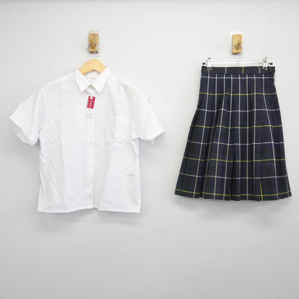 【中古】群馬県 新田暁高等学校 女子制服 3点 (シャツ・スカート) sf045337