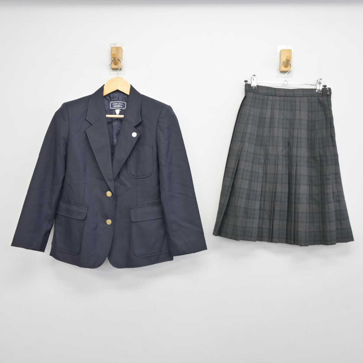 【中古】埼玉県 富士見市立西中学校 女子制服 2点 (ブレザー・スカート) sf045338