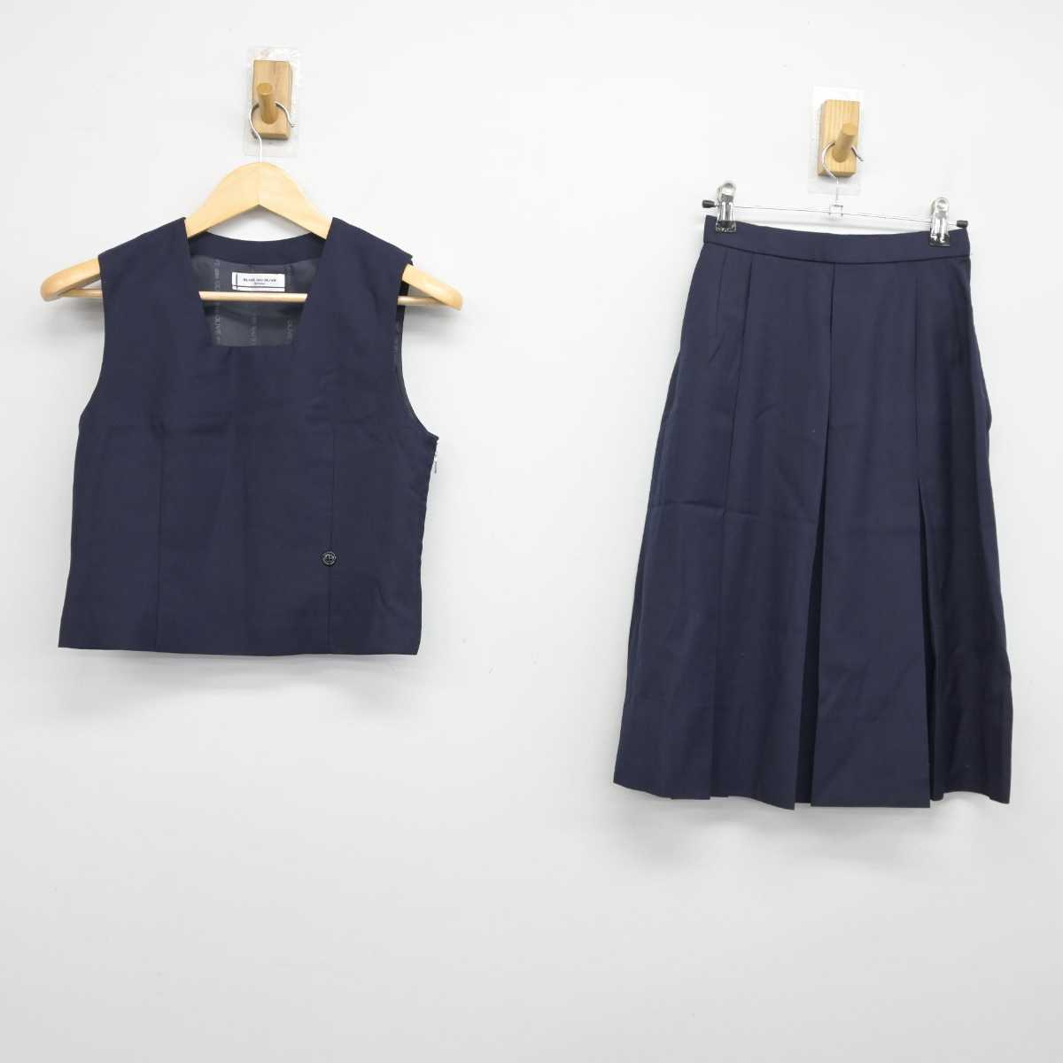 【中古】神奈川県 横須賀市立大楠中学校 女子制服 2点 (ベスト・スカート) sf045374