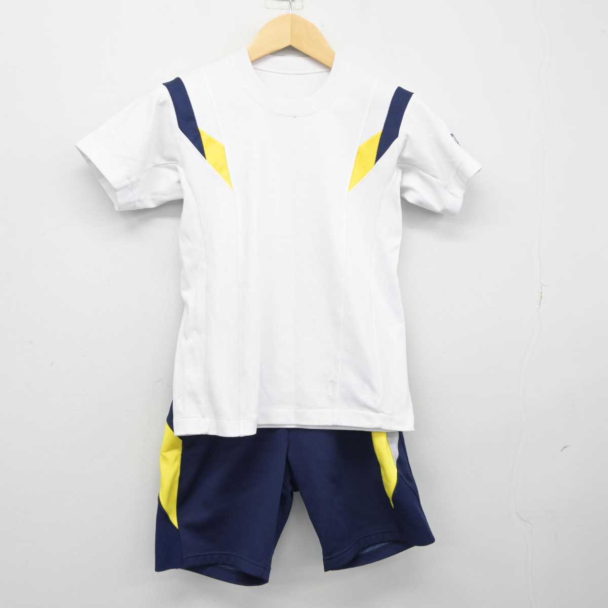 【中古】青森県 泉川小学校 女子制服 2点 (体操服 上・体操服 下) sf045377