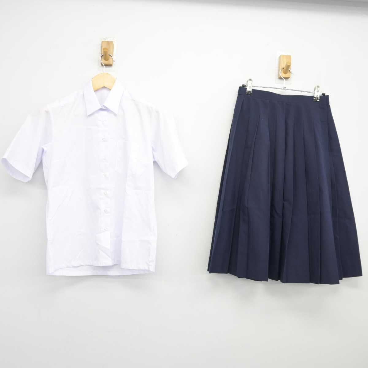 【中古】埼玉県 越谷市立光陽中学校 女子制服 2点 (シャツ・スカート) sf045418