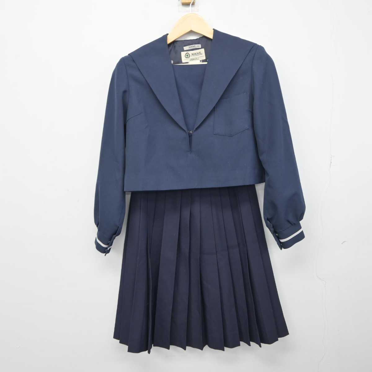 【中古】愛知県 名古屋市立志賀中学校/旧制服あり 女子制服 3点 (セーラー服・セーラー服・スカート) sf045497