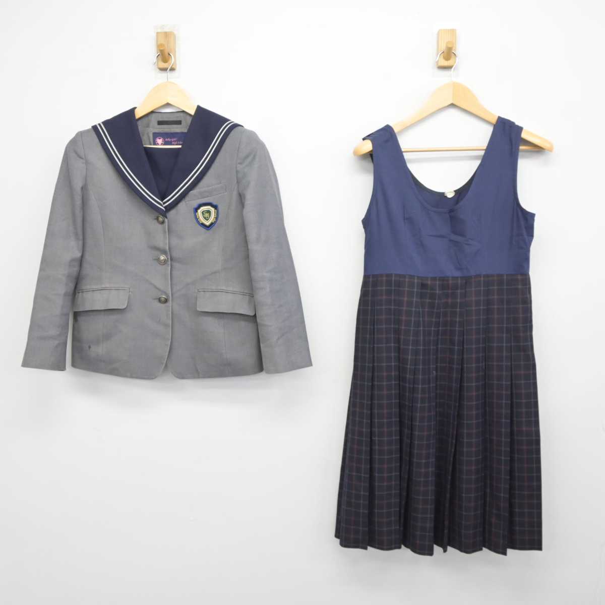 【中古】福岡県 精華女子高等学校 女子制服 2点 (ブレザー・ジャンパースカート) sf045505