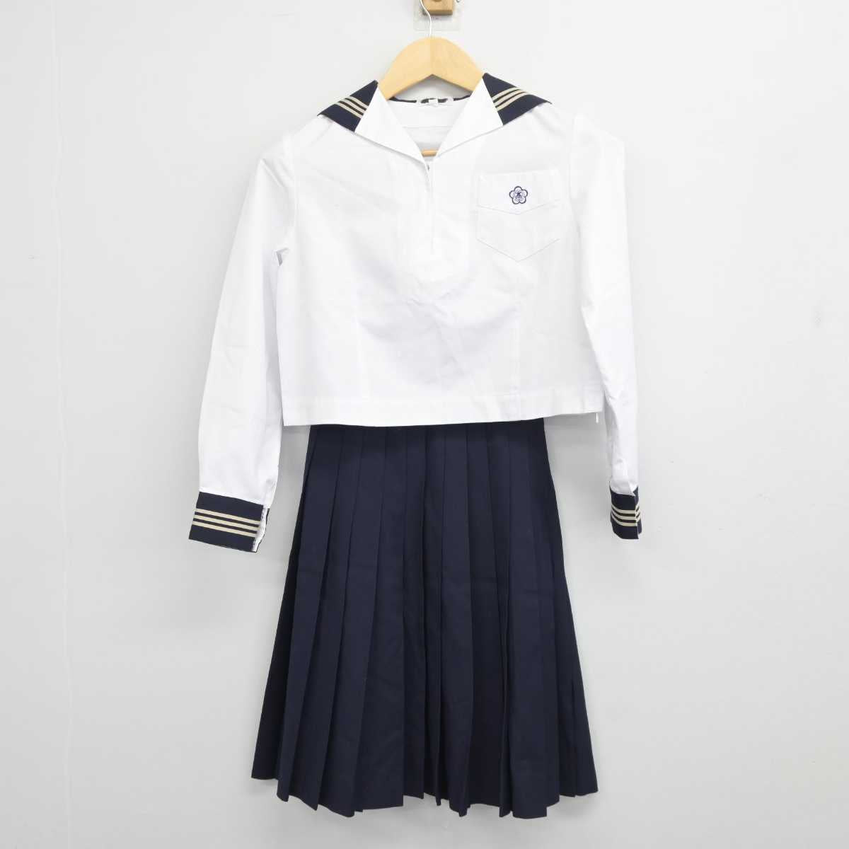 【中古】東京都 戸板女子高等学校 女子制服 3点 (セーラー服・セーラー服・スカート) sf045514