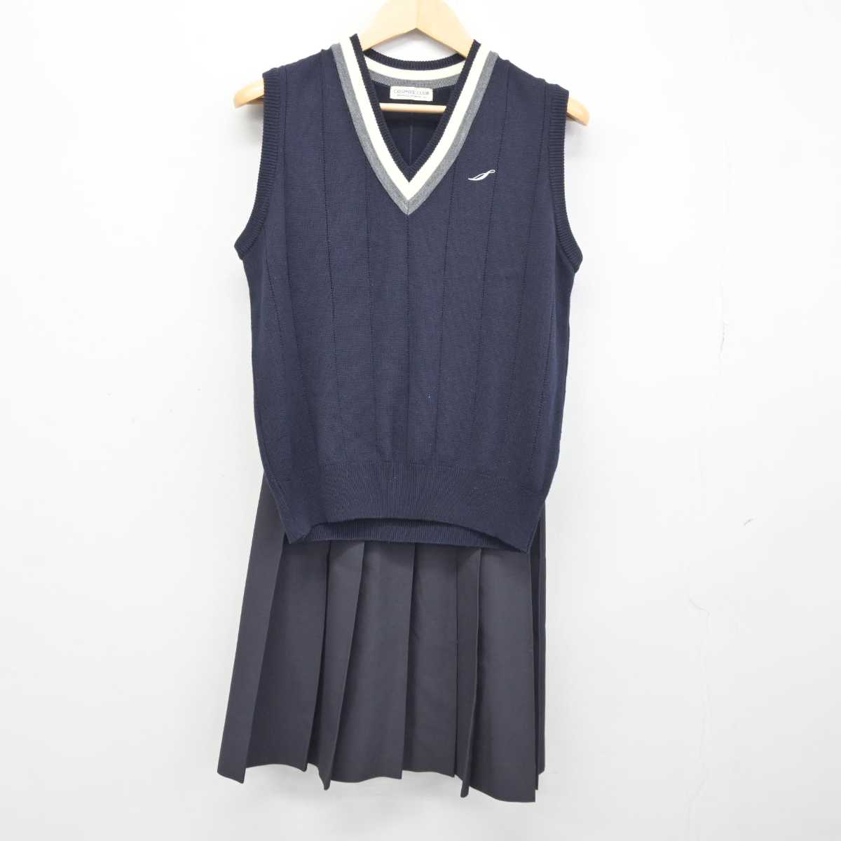 【中古】広島県 広島商業高等学校 女子制服 2点 (ニットベスト・スカート) sf046010