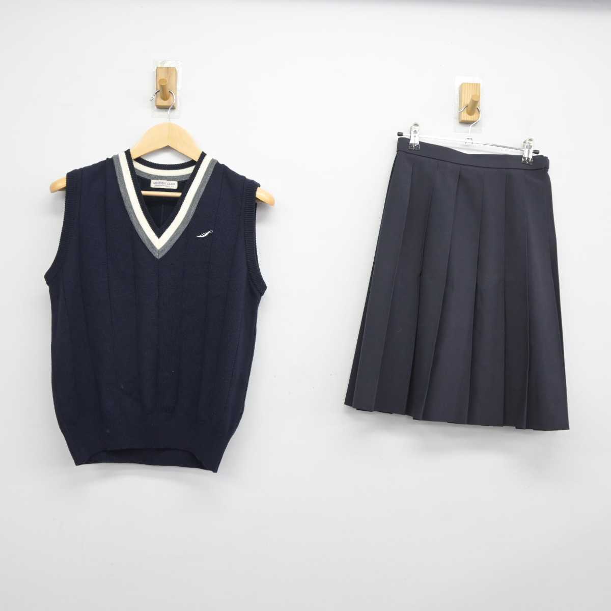 【中古】広島県 広島商業高等学校 女子制服 2点 (ニットベスト・スカート) sf046010