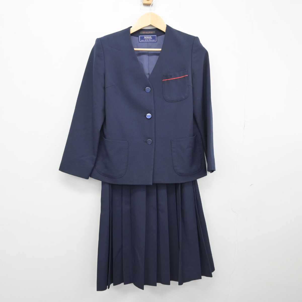 【中古】群馬県 渋川中学校 女子制服 2点 (ブレザー・スカート) sf046022