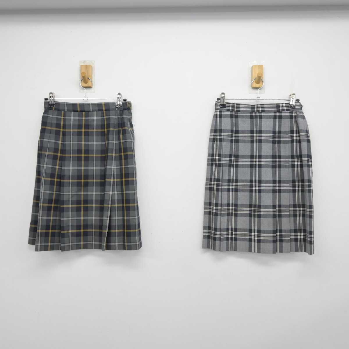 【中古】東京都 桜丘中学校高等学校 女子制服 3点 (ニットベスト・スカート) sf046055