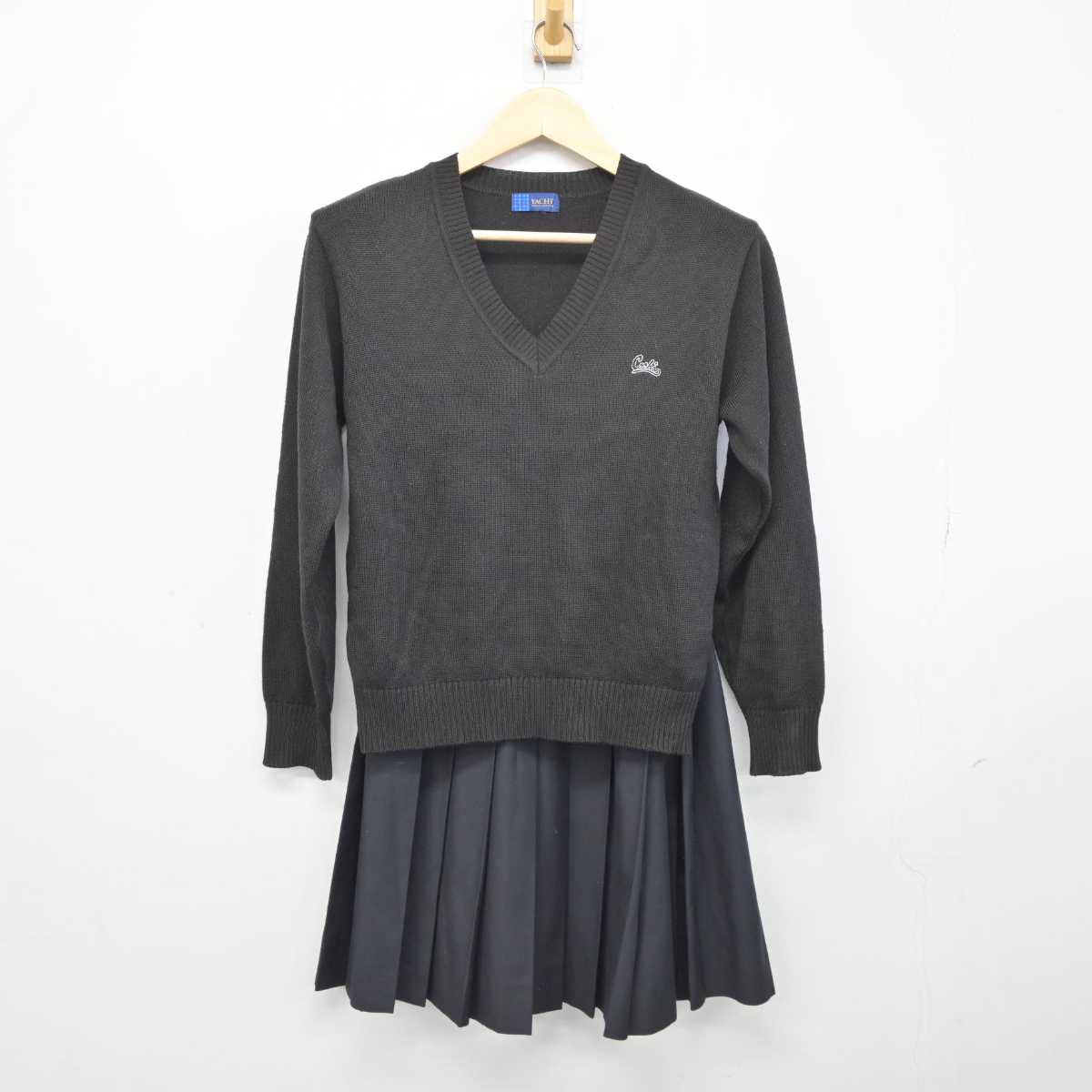 【中古】埼玉県 春日部東高等学校 女子制服 3点 (ニット・ニットベスト・スカート) sf046259