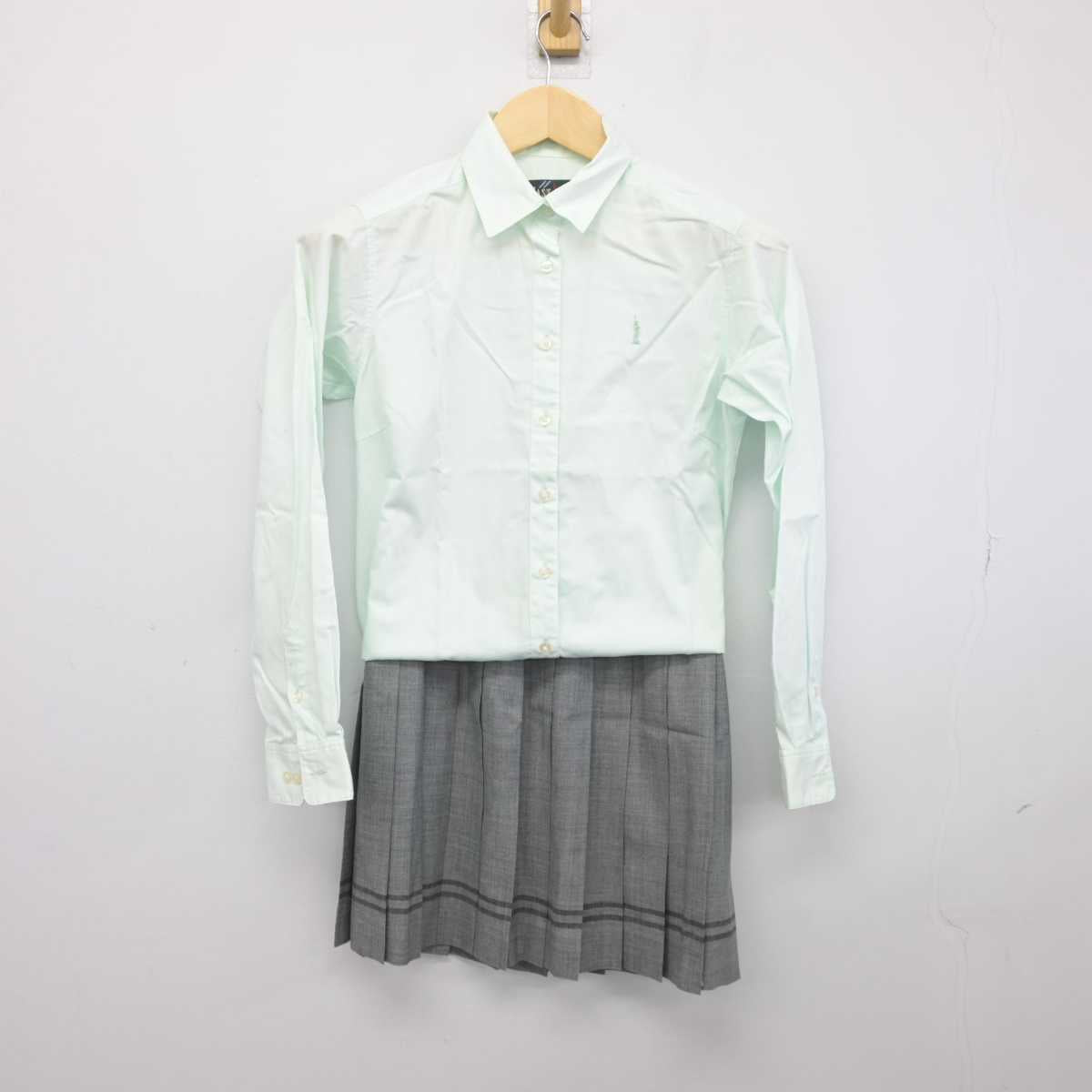 【中古】 学校名不明 女子制服 2点 (シャツ・スカート) sf046270