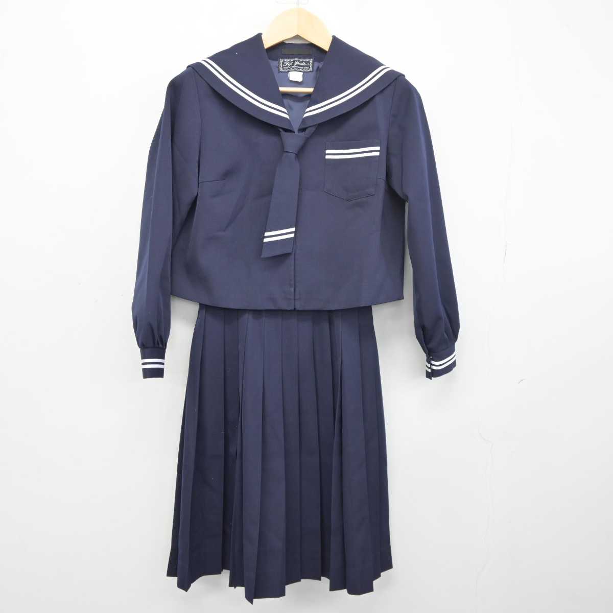 【中古】青森県 鶴田中学校 女子制服 3点 (セーラー服・スカート) sf046310