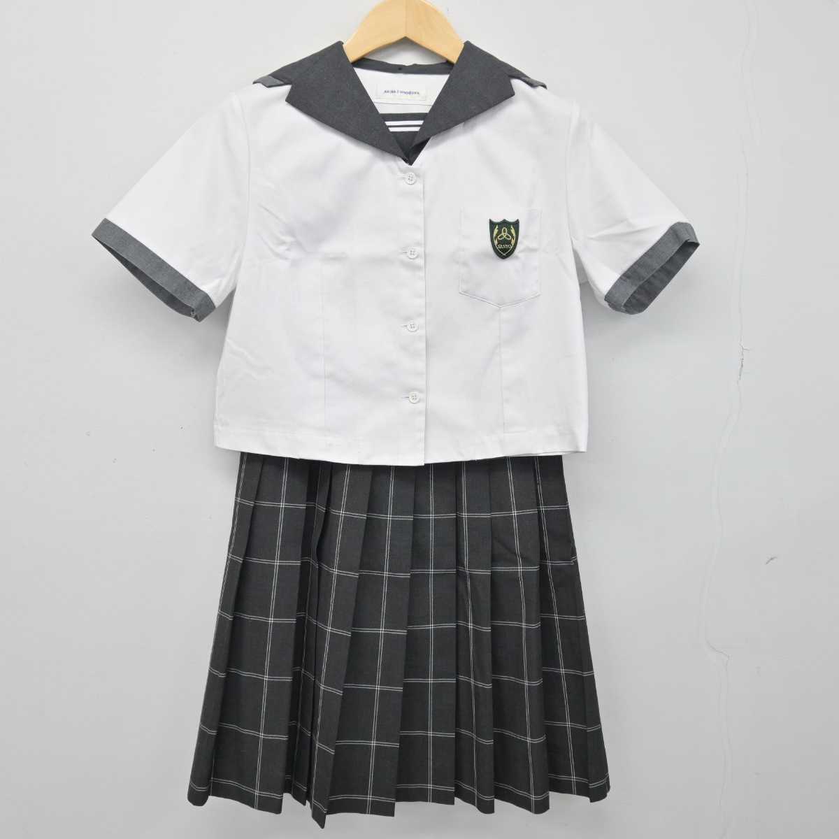 【中古】岡山県 山陽学園高等学校 女子制服 2点 (セーラー服・スカート) sf046394