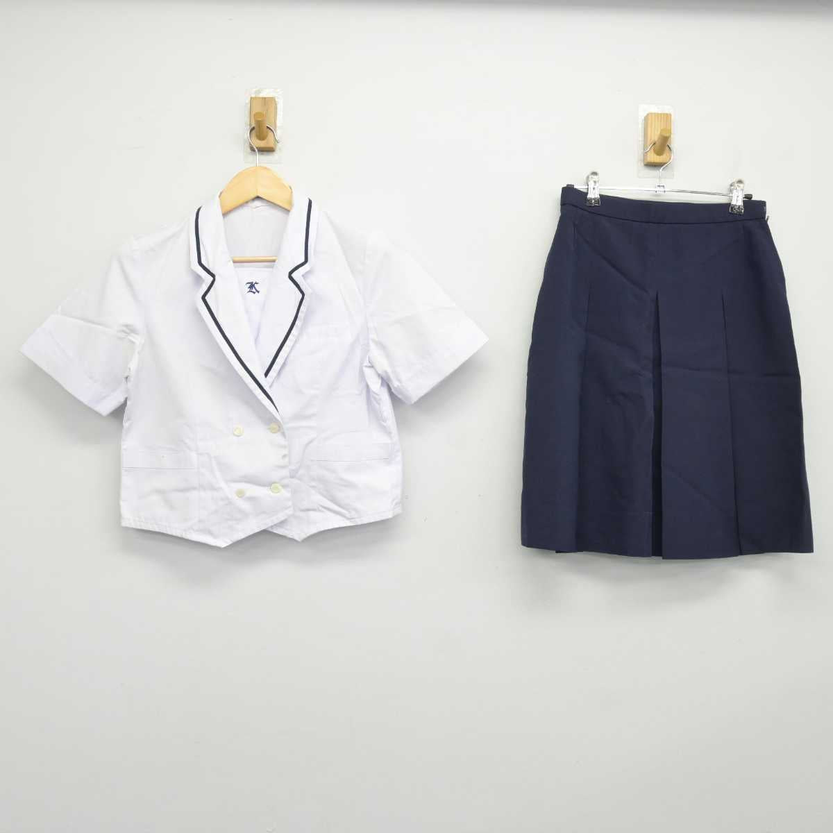 【中古】和歌山県 近畿大学附属和歌山高等学校中学校/旧制服 女子制服 2点 (シャツ・スカート) sf046660