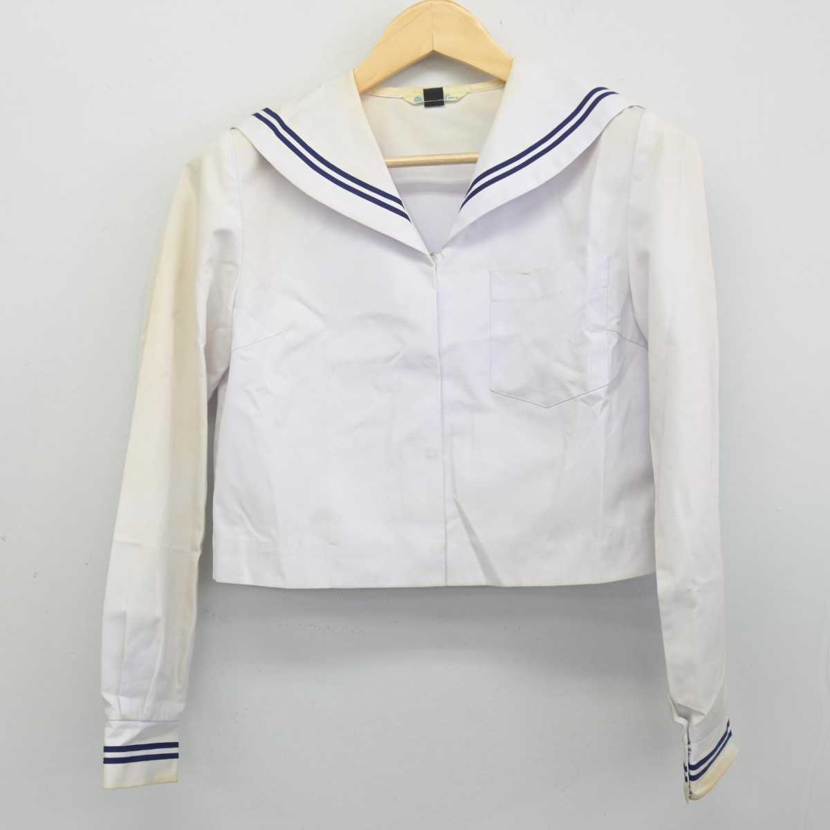 【中古】和歌山県 紀伊中学校 女子制服 2点 (セーラー服・スカート) sf046916