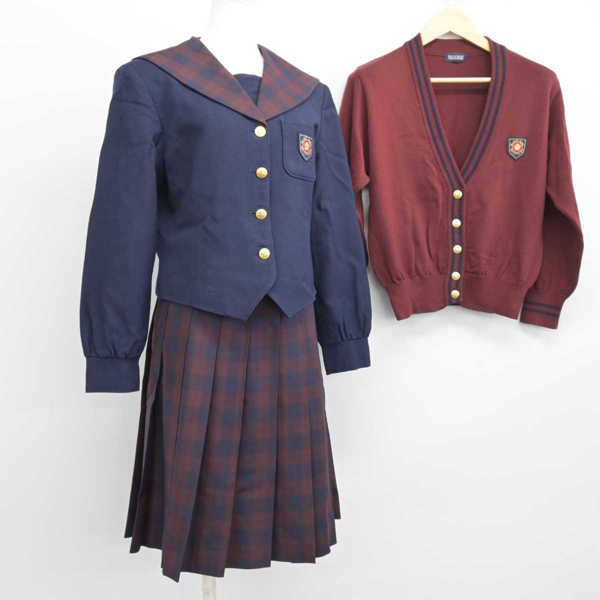 【中古】岡山県 就実中学校 女子制服 3点 (セーラー服・ニット・スカート) sf046917