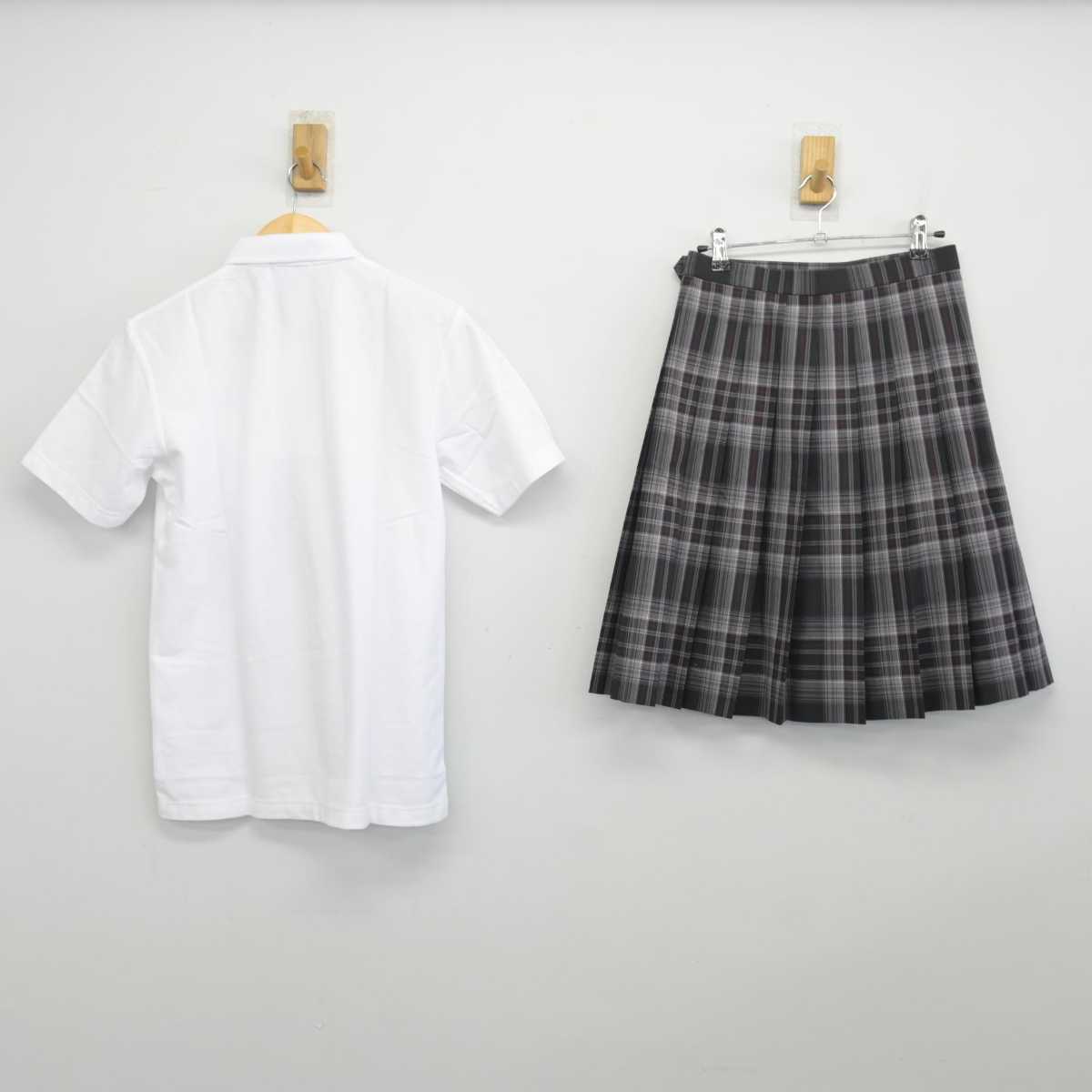 【中古】東京都 足立西高等学校 女子制服 2点 (シャツ・スカート) sf046939