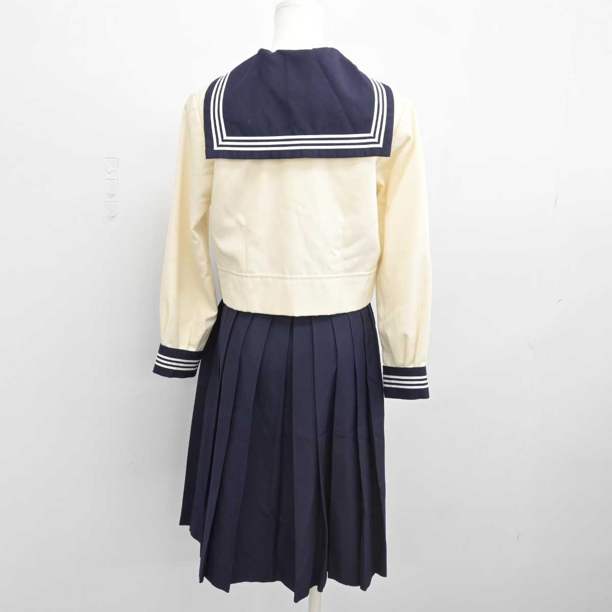 【中古】東京都 東京女学館高等学校 女子制服 3点 (セーラー服・スカート) sf047018