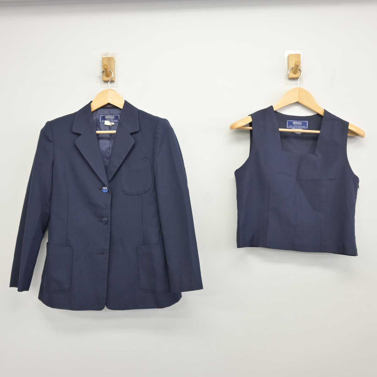 【中古】埼玉県 川口市立南中学校 女子制服 3点 (ブレザー・ベスト・スカート) sf047092