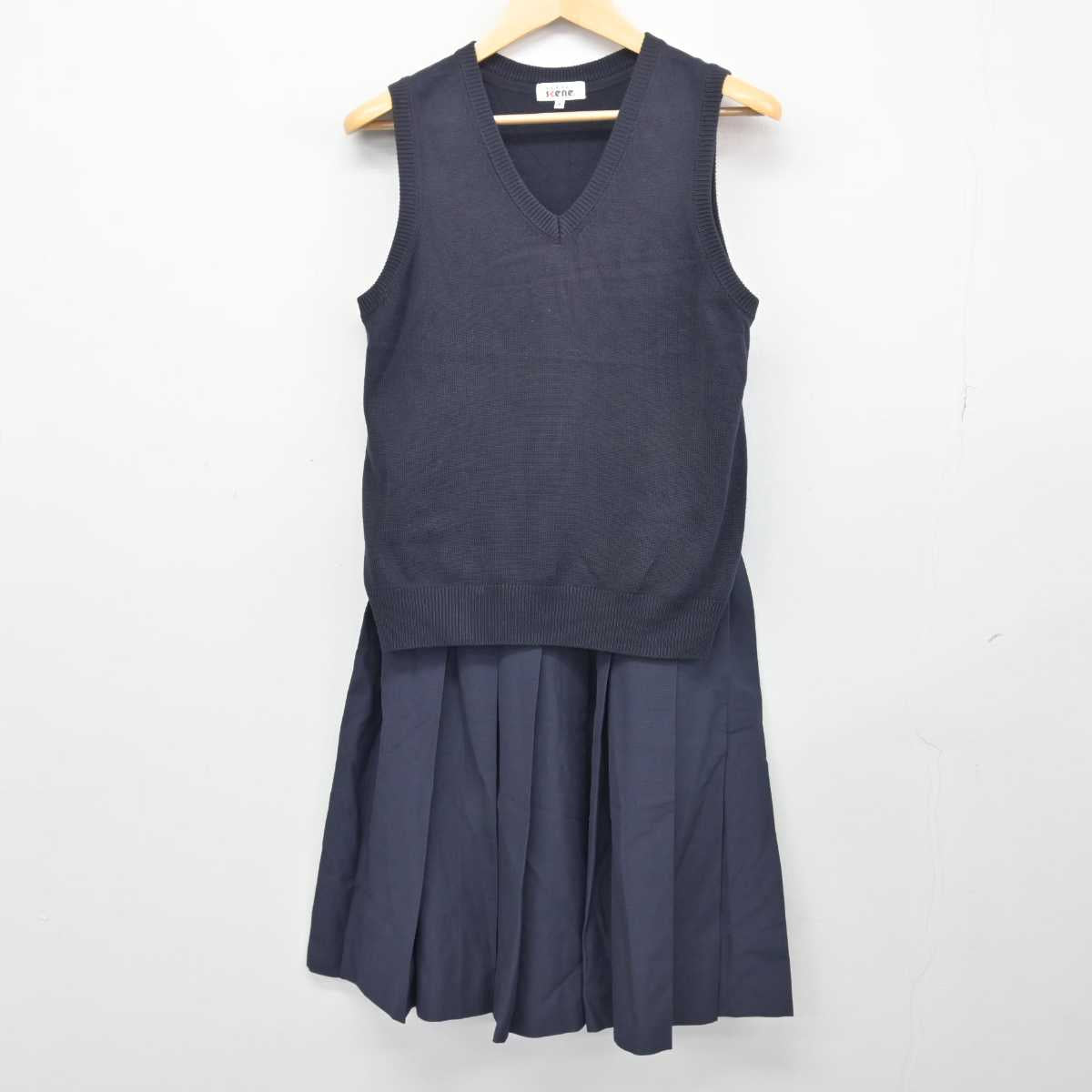 【中古】埼玉県 上尾中学校 女子制服 2点 (ニットベスト・スカート) sf047142