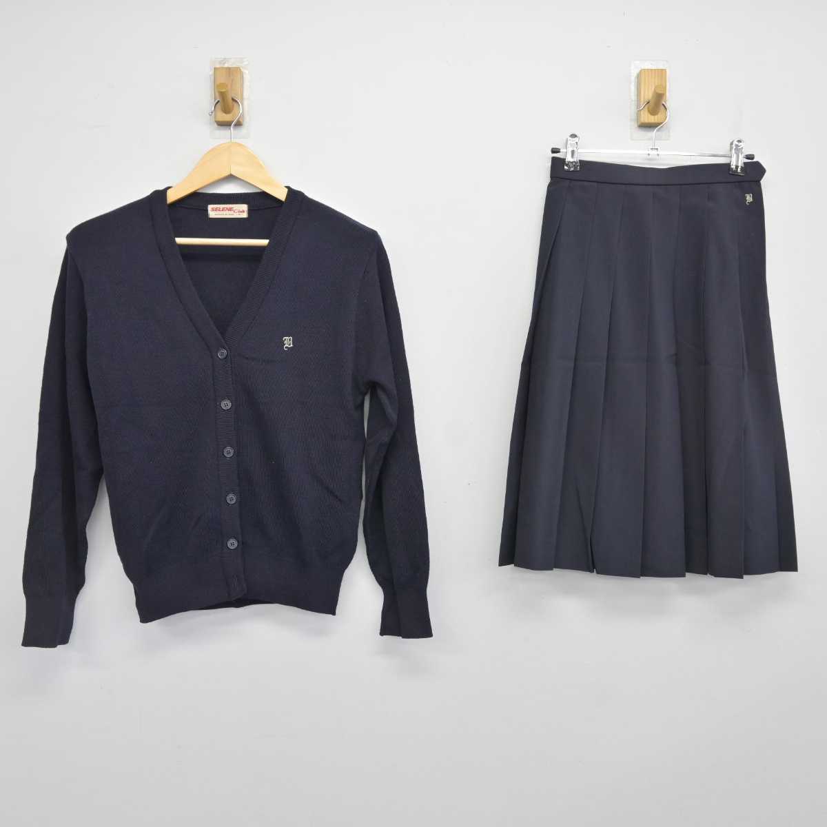 【中古】新潟県 万代高等学校 女子制服 2点 (ニット・スカート) sf047251