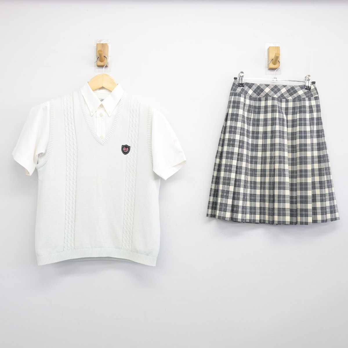 【中古】東京都 日本大学豊山女子高等学校 女子制服 3点 (ニットベスト・シャツ・スカート) sf047475