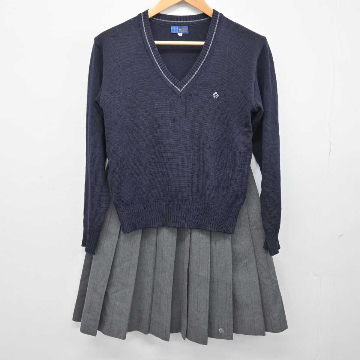 【中古】栃木県 小山西高等学校 女子制服 4点 (ブレザー・ニット・スカート) sf047480