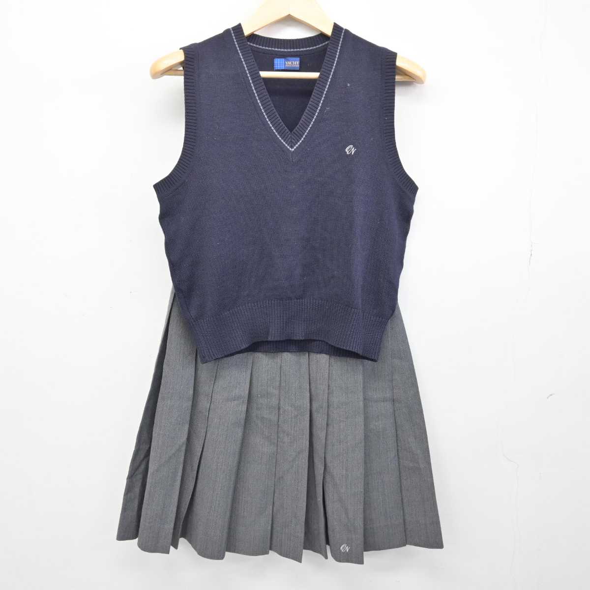 【中古】栃木県 小山西高等学校 女子制服 2点 (ニットベスト・スカート) sf047481