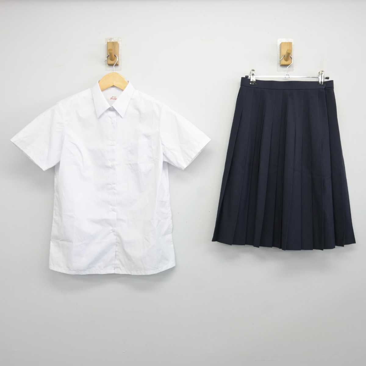 【中古】岐阜県 登龍中学校 女子制服 2点 (シャツ・スカート) sf047498