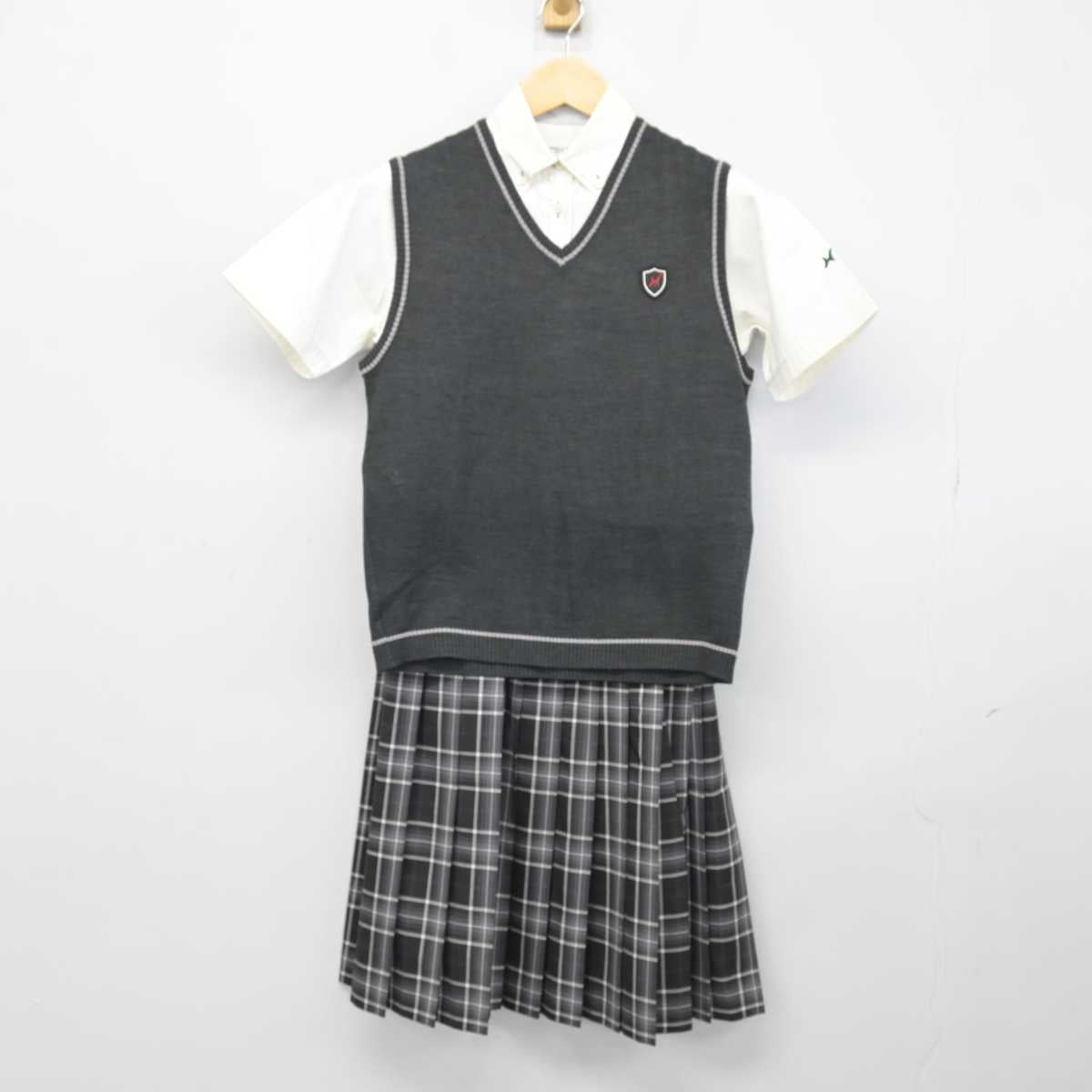 【中古】東京都 八王子学園八王子高等学校 女子制服 3点 (ニットベスト・シャツ・スカート) sf047509