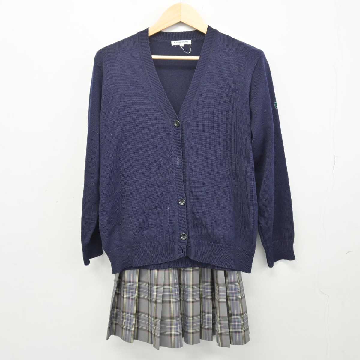 【中古】埼玉県 獨協埼玉中学高等学校 女子制服 2点 (ニット・スカート) sf047527