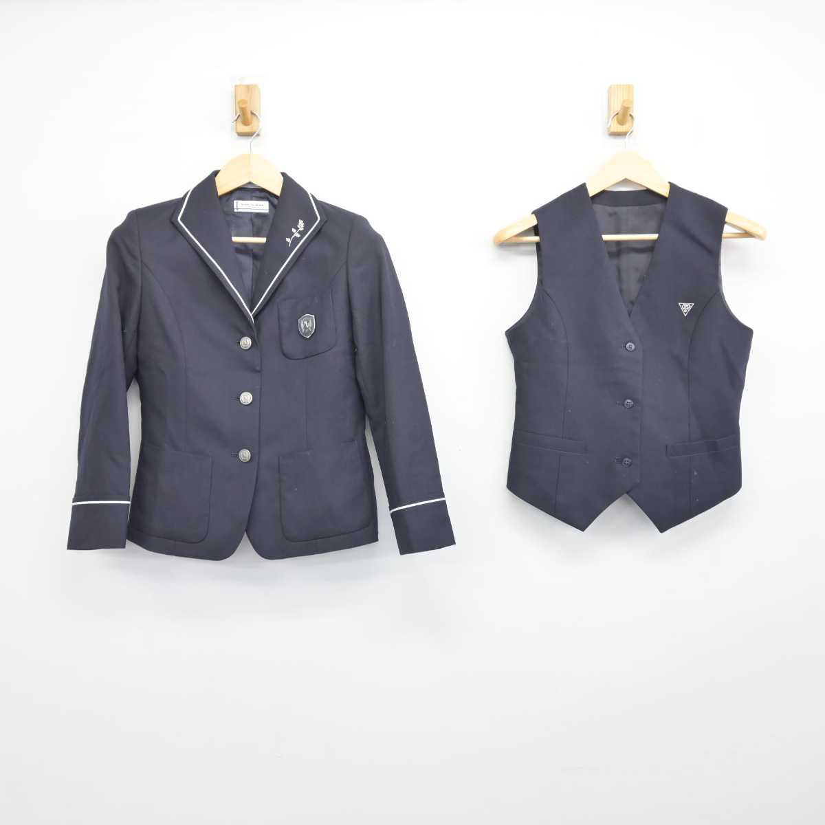 【中古】兵庫県 日ノ本学園高等学校 女子制服 3点 (ブレザー・シャツ・ベスト) sf047561