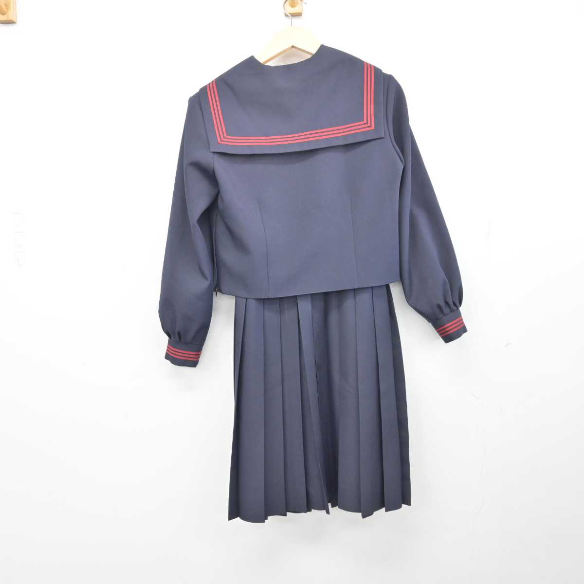 【中古】埼玉県 緑中学校 女子制服 3点 (セーラー服・ジャンパースカート) sf047574