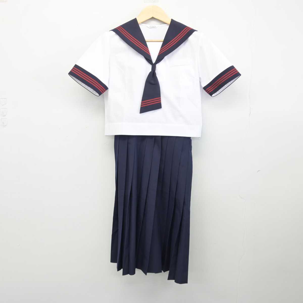 【中古】埼玉県 緑中学校 女子制服 3点 (セーラー服・スカート) sf047575