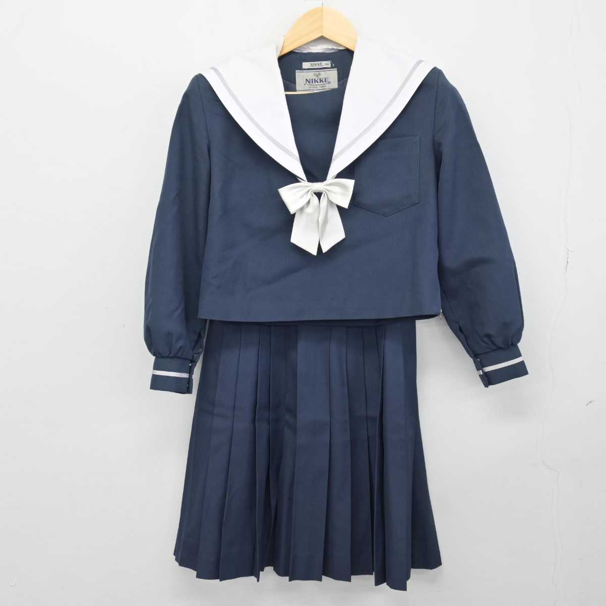 【中古】愛知県 西春高等学校 女子制服 3点 (セーラー服・スカート) sf047708