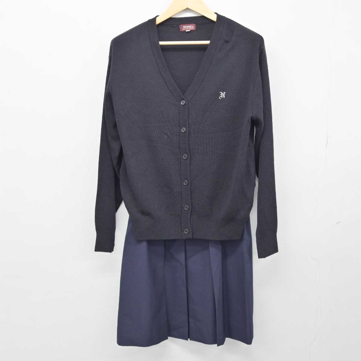 【中古】 学校名不明 女子制服 2点 (ニット・スカート) sf047716