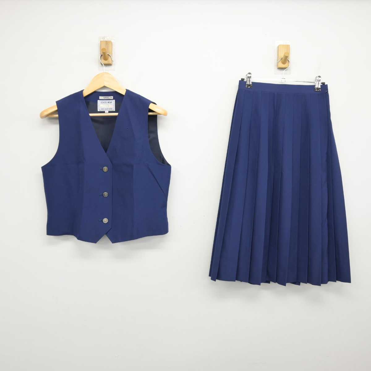 【中古】千葉県 御滝中学校 女子制服 2点 (ベスト・スカート) sf047746